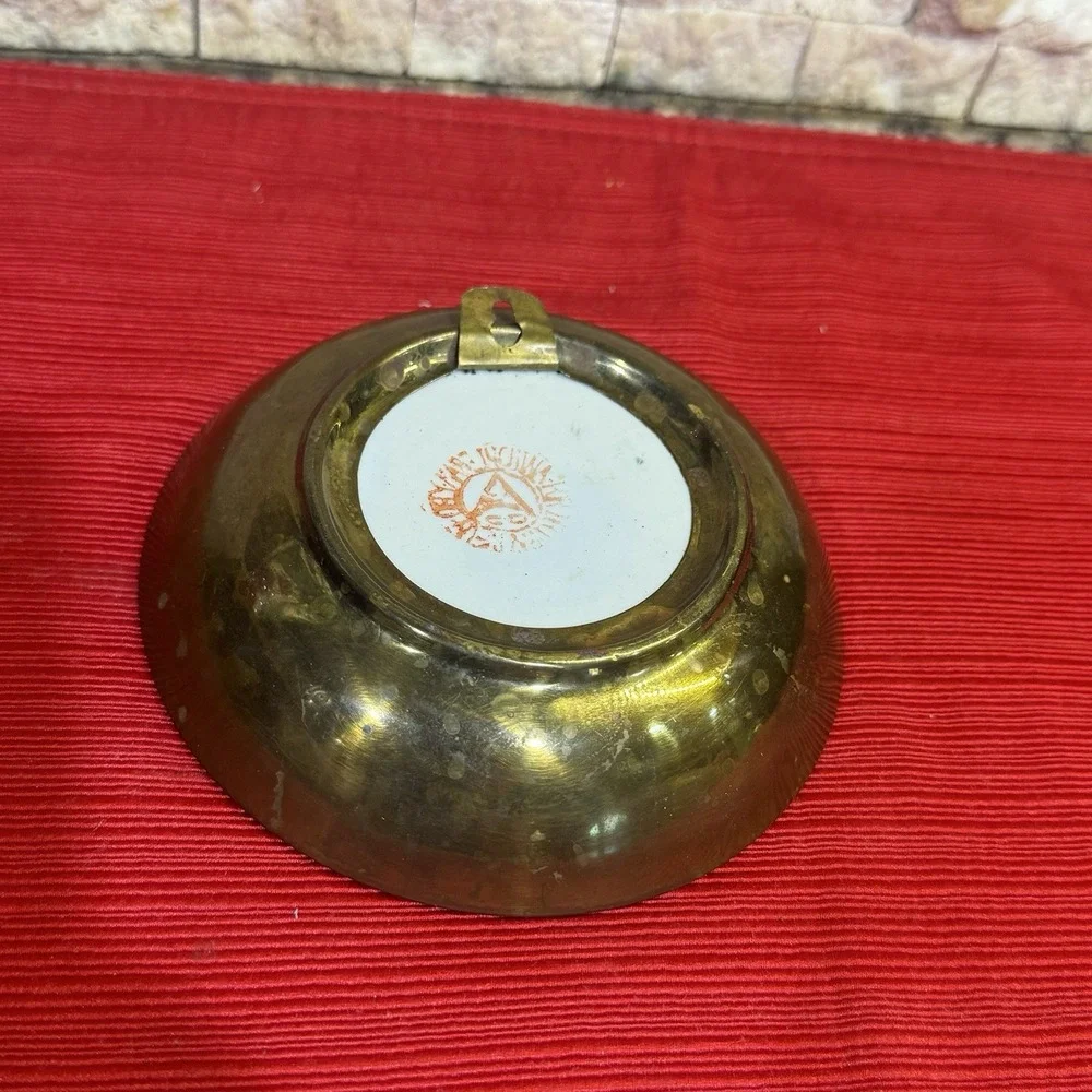 Chinoiserie‎ Porcelain and Brass Lily Lotus Trinket Dish Flower Made In China